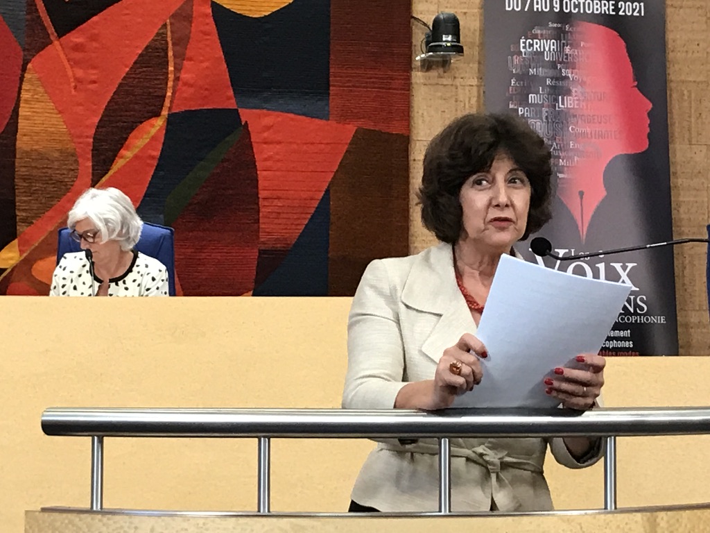 Sylviane Giampino, experte psychologue a établi l'expertise psychiatrique des deux accusées Viktor Lazlo et Suzanne Dracius au procès spectacle d'Orléans "les écrivaines sont-elles dangereuses ?"du 9 octobre 2021. 