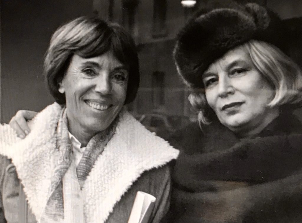 Benoîte et Flora Groult en 1982. Des soeurs inséparables qui o,nt écrit trois livres ensemble.